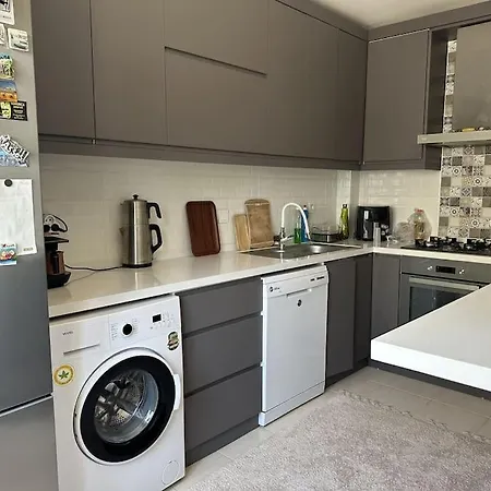 Fully Furnished One Bedroom Flat Apartman *