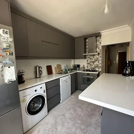Fully Furnished One Bedroom Flat *